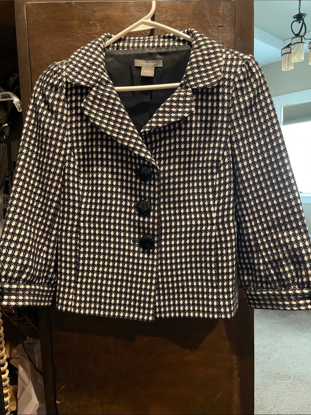 Ann Taylor Black and White Houndstooth Cropped Blazer